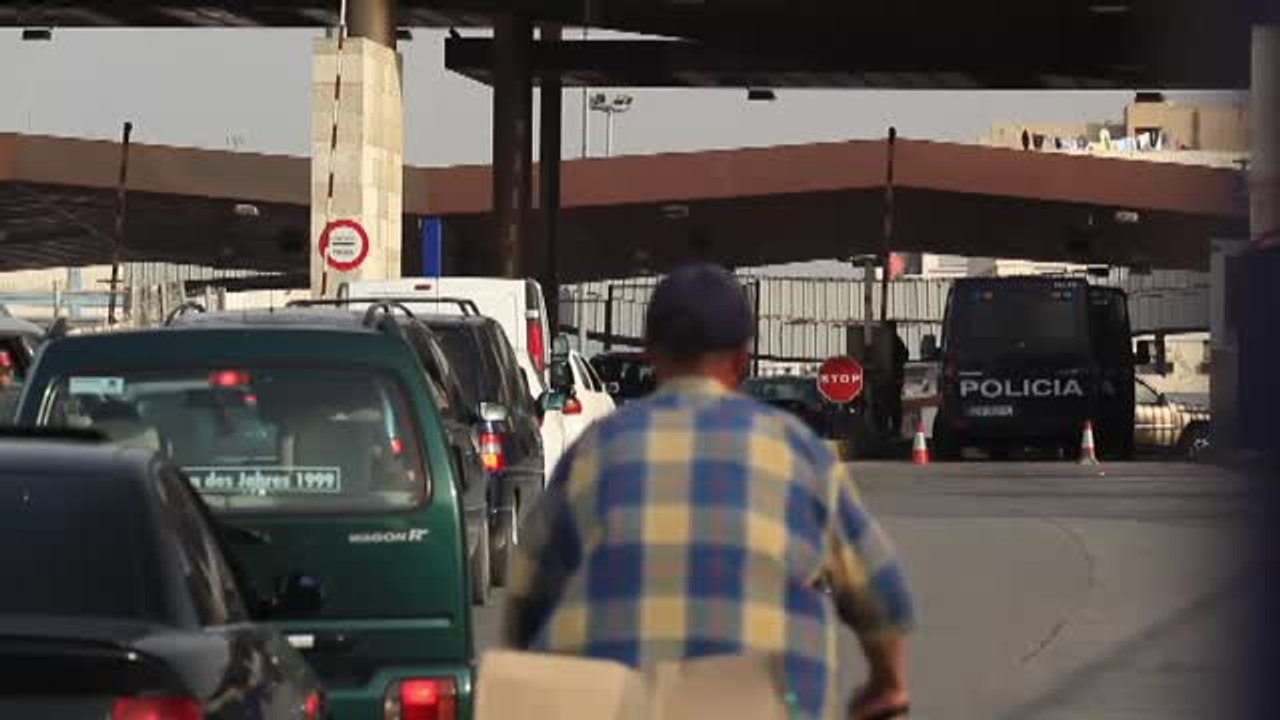 Marruecos suspende el tráfico aéreo y marítimo con España