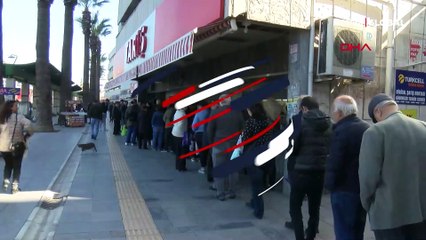 İzmir'de 'korona' kuyruğu! "Kolonya için bunu yapacağım aklıma bile gelmezdi"