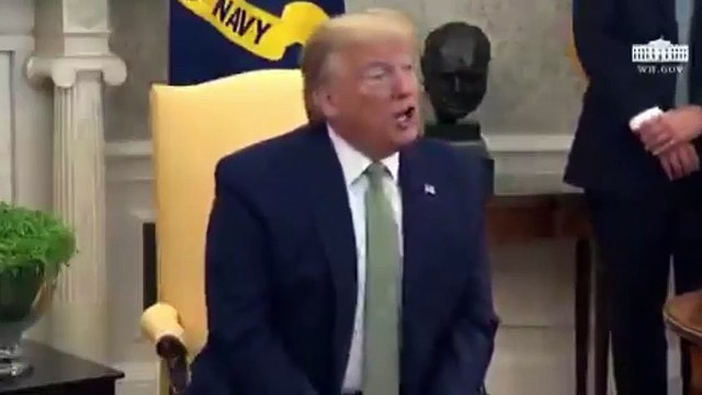 Koronavirüs bunu da yaptırdı! Donald Trump’tan ‘tuhaf’ hareket