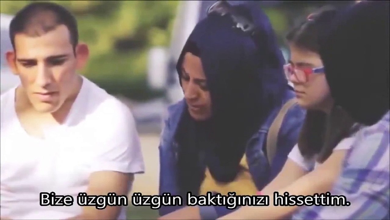 Gülümsemek