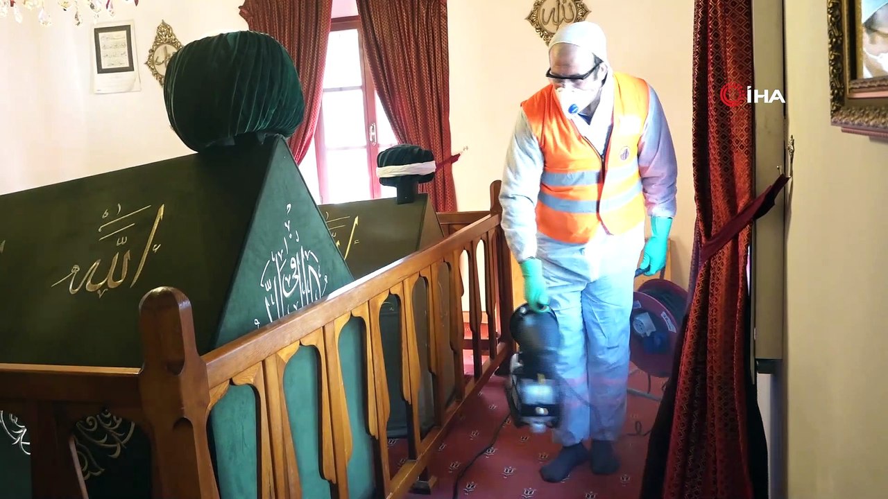 Melike Hatun Camisi, virüs tehlikesine karşı dezenfekte edildi