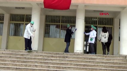 İslahiye'de okullar korona virüsüne karşı ilaçlandı