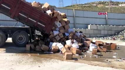 İzmir'de, ele geçirilen kaçak alkollü içkiler imha edildi