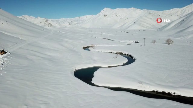 Karlar eridi menderesler ortaya çıktı
