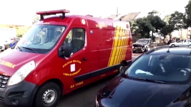 Colisão entre carros é registrada no Bairro Coqueiral; Três ficam feridos