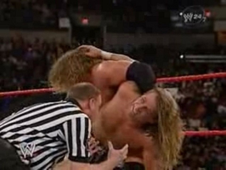 Raw.12.20.03 - Shawn Michaels vs, Triple H (Pt. 3)
