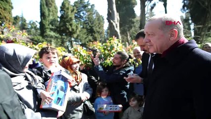 CUMHURBAŞKANI ERDOĞAN ANNE VE BABASININ MEZARINI ZİYARET ETTİ