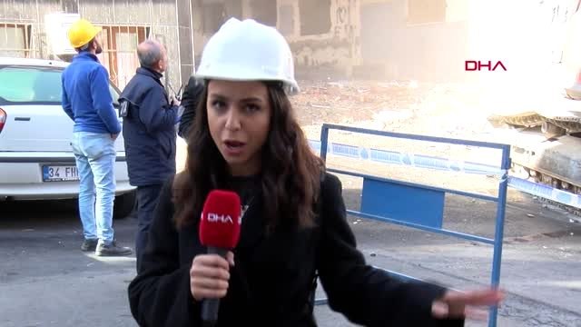 İSTANBUL Esenlerde ağır hasarlı 7 katlı bina kontrollü şekilde yıkıldı