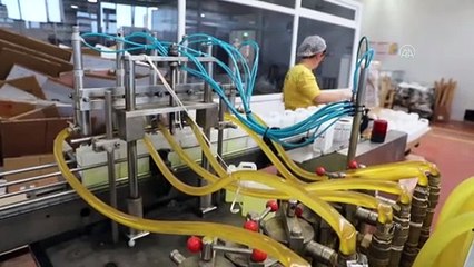 Kolonya üreticileri gece gündüz çalışarak talebi karşılamaya çalışıyor - EDİRNE