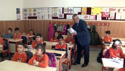 Öğrencilerini bilinçlendirmek için 1 gecede ‘Korona virüs tatil kitabı’ bastı