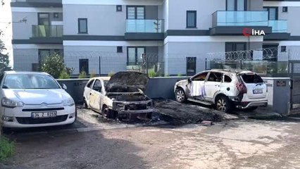 Kocaeli'de alev alan 3 araç kullanılamaz hale geldi