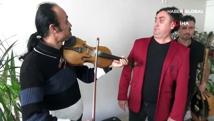 Türkücü olmak için hakimliği bırakan Özkan Yıldırım, koronavirüs için şarkı yaptı
