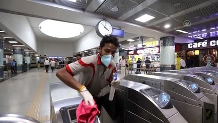 Hindistan'da metro istasyonları dezenfekte edildi - YENİ