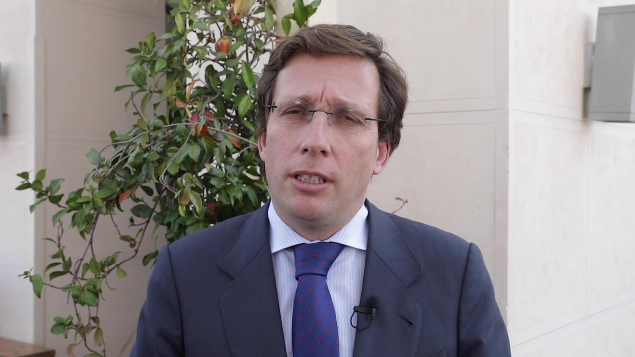 El alcalde de Madrid se dirige a los efectivos de Samur, Policía Municipal y Bomberos