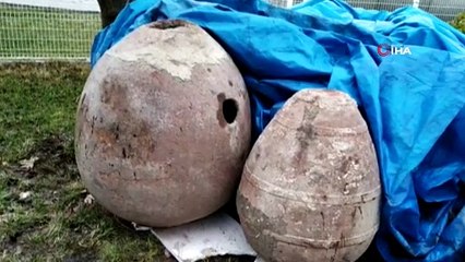 Elazığ'da yıkılacak evden 700 yıllık 'Tahıl Küpleri' çıktı