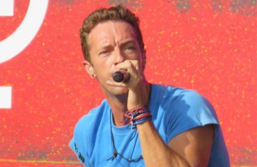 Chris Martin sofreu bullying na escola por ter visão diferente do mundo
