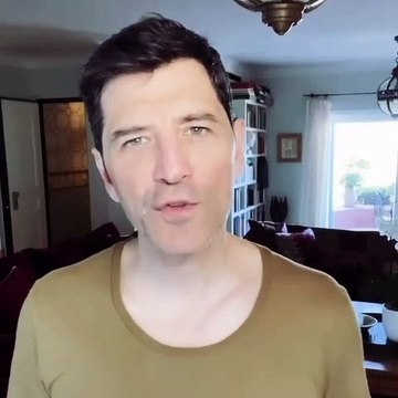 Κοροναϊός: Ο Σάκης Ρουβάς στηρίζει το «#Μένουμε σπίτι» και στέλνει το μήνυμά του (Photos)