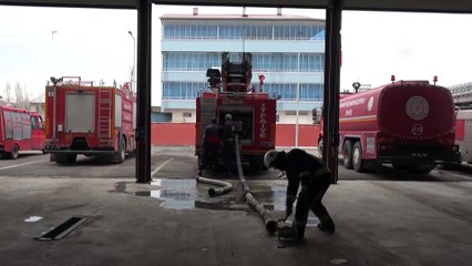 Erciş'te koronavirüse karşı dezenfeksiyon yapıldı - VAN