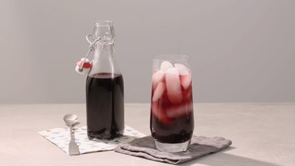 How to Make Homemade Elderberry Syrup