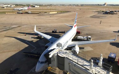 American Airlines Pilot Tests Positive for Coronavirus