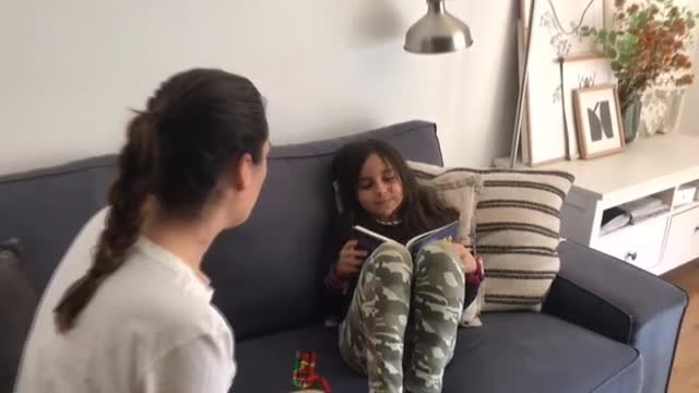 Las aulas se trasladan a los salones de casa