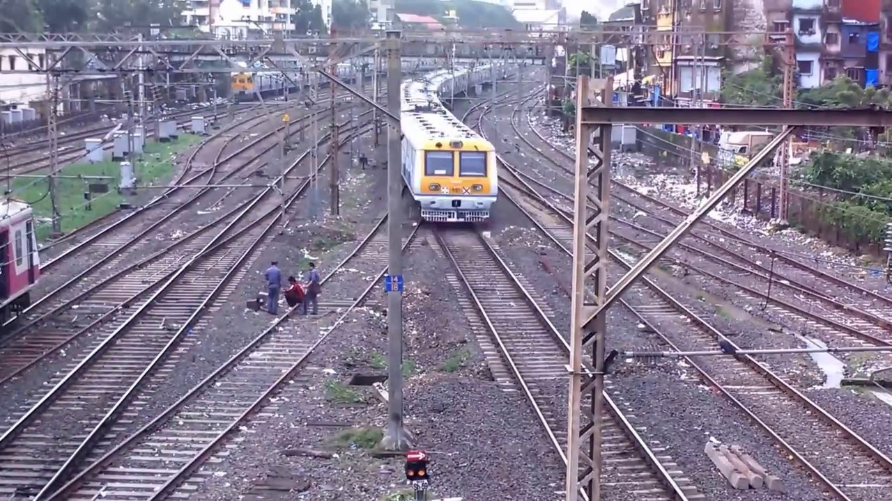 Mumbai Local Train TIME-LAPSE _Watch 20 trains