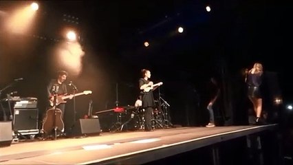 Louane — "Ecchymoses" | (Louane Live à Cologne)