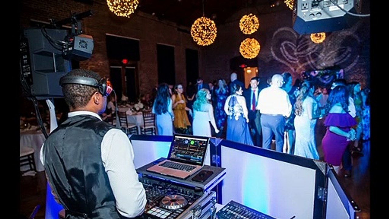 Disc Jockeys (DJs) near me in Birmingham Alabama for wedding service, reception events or partys - 205-417-2535   https://discjockeysnow.com/birm/
