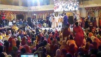 रंगपंचमी पर मंदिरों में खेली केसर जल से होली