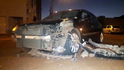 Colisão entre carro e moto deixa vítima com fratura exposta em fêmur no Bairro Pacaembu