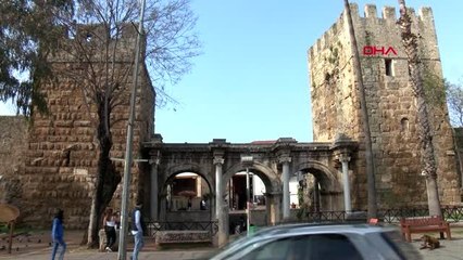 Antalya'nın tarihi semti Kaleiçi dezenfekte edildi