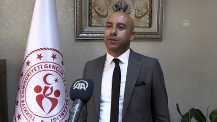 Bitlis'te ışıklandırılan pistte gece kayak keyfi