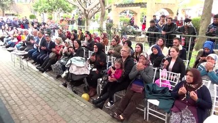 - Sokakta gelinlik defilesi