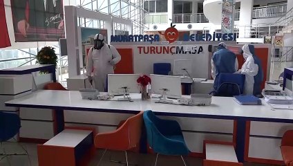 Antalya'da temizlik ve dezenfeksiyon çalışmaları aralıksız sürüyor