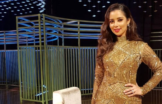 بلقيس فتحي تفاجئ المدعوين بأغنية بنت الجيران : شاهدي كيف غنتها