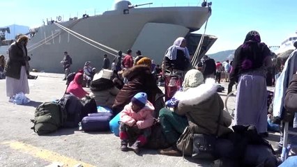 Sığınmacılar ana karaya taşınıyor