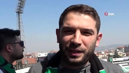 Çatılara, balkonlara çıkıp takımlarını desteklediler