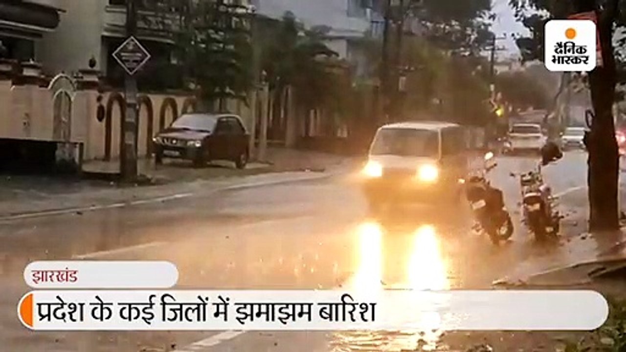 लगातार बारिश से गेरुआ नदी में आई बाढ़ से पुल क्ष...