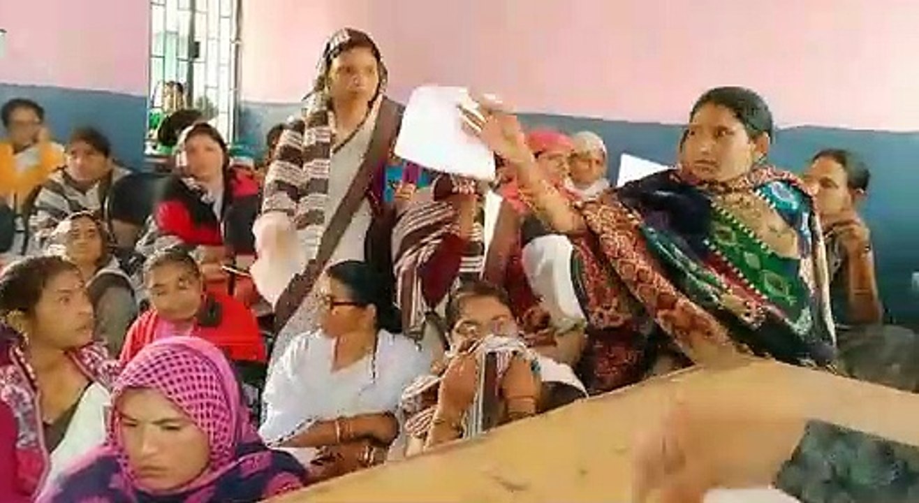 कानपूर: कोरोना वायरस से बचने के लिए गांव में दिया गया प्रशिक्षण, कई लोग हुए शामिल
