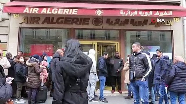 - Paris’te havayolu şirketleri önünde uzun kuyruklar oluştu