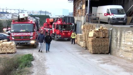 TUZLA'DA KUMAŞ FABRİKASINDA YANGIN; MAHSUR KALAN 5 İŞÇİ KURTARILDI