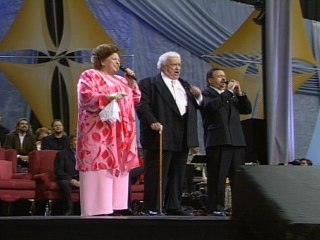 Bill & Gloria Gaither - I Believe He's Coming Back
