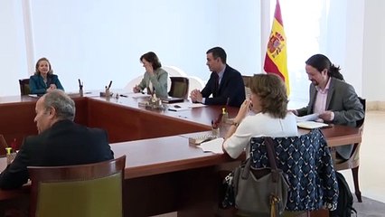 La reunión del Consejo de Ministros extraordinario mantiene un metro de distancia por seguridad