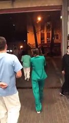 Los sanitarios agradecen los aplausos de los vecinos