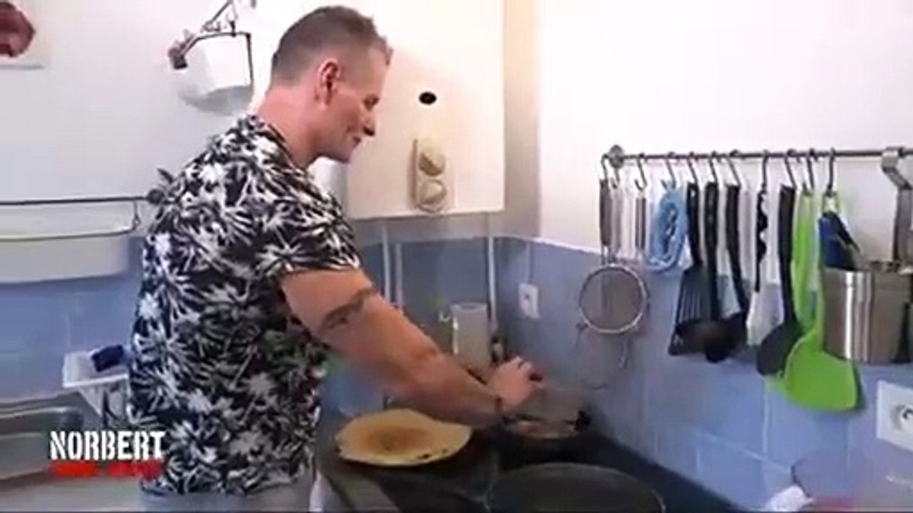 Norbert Commis D Office Video Dailymotion