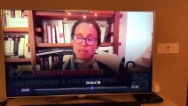 Coronavirus: Moment cocasse à LCN alors que le mari d'une experte passe en bobettes en direct à la télé - La Dr. Caroline Quach, microbiologiste et infectiologue de renommée mondiale, était en entrevue via Skype sur les ondes de LCN