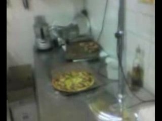 les pizzaiolo en foli : salto de pizza