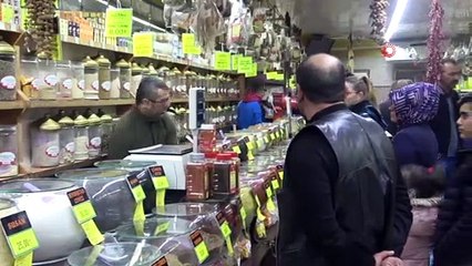 Elleri Dezenfekte Ettiği Söylentisi 'Kına' Satışlarını Arttırdı