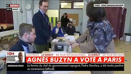 Descargar video: Le moment de solitude d'Agnès Buzyn qui se débat avec une bouteille de gel hydroalcoolique dans son bureau de vote en direct sur les chaînes infos