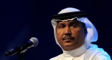 الفنان السعودي محمد عبده يتحدى فيروس كورونا